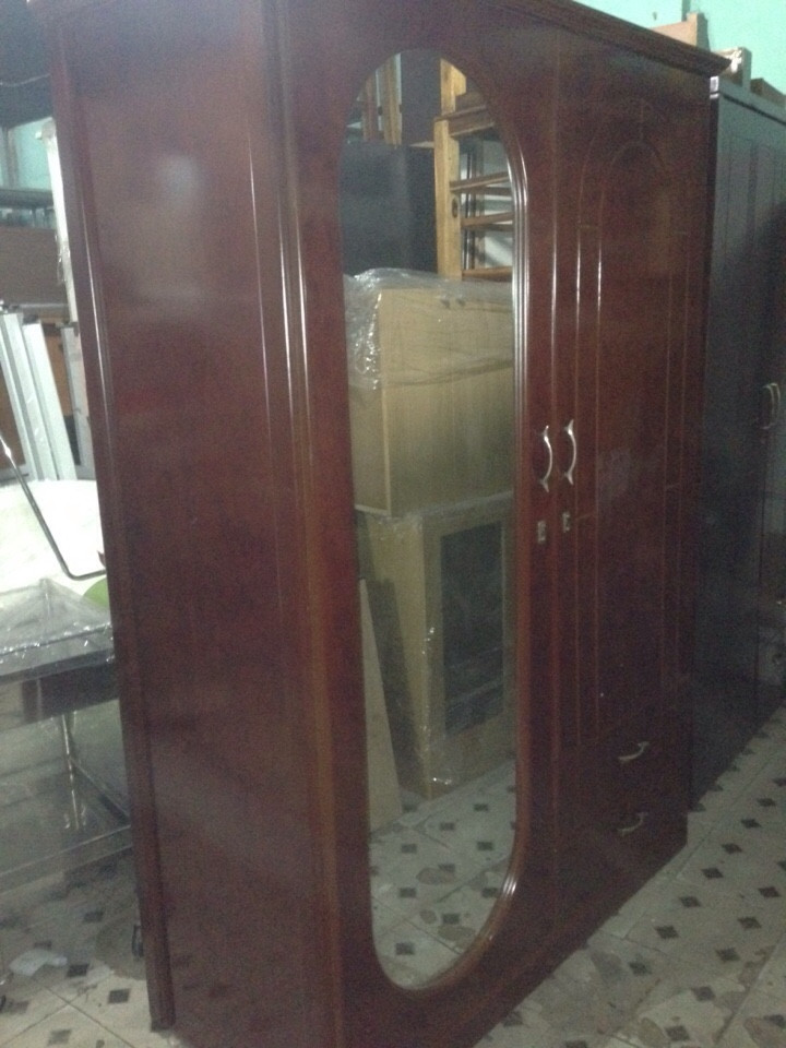 THANH LÝ TỦ ÁO 2 CÁNH CÓ GƯƠNG NGOÀI 130x200 ĐỎ XOAN ĐÀO